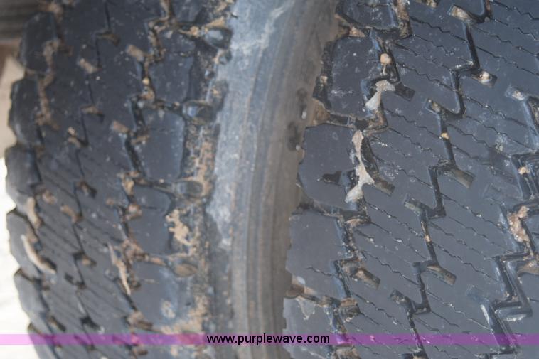 image for item E6076 2008 Ford F450 Super Duty flatbed truck