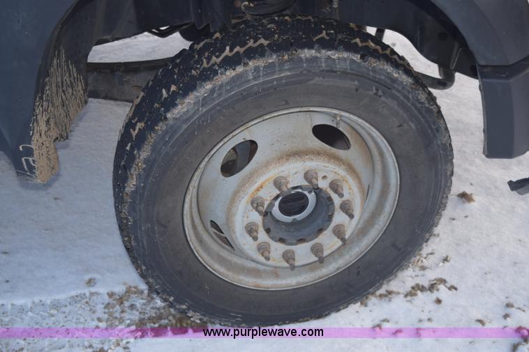 image for item E6076 2008 Ford F450 Super Duty flatbed truck