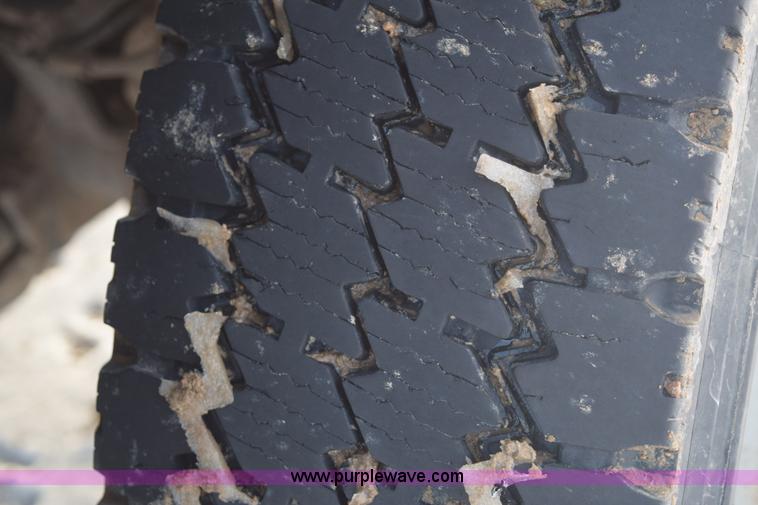 image for item E6076 2008 Ford F450 Super Duty flatbed truck