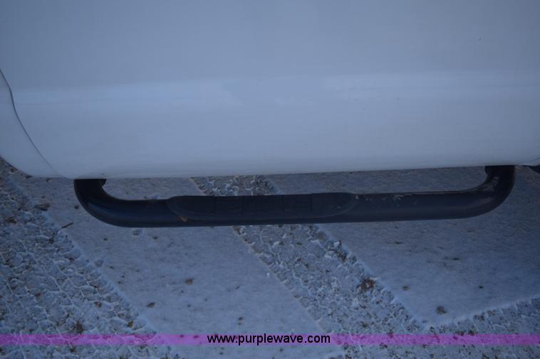 image for item E6076 2008 Ford F450 Super Duty flatbed truck