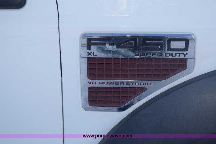image for item E6076 2008 Ford F450 Super Duty flatbed truck