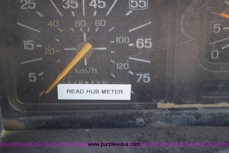 image for item E6088 1991 Ford F800 dump truck