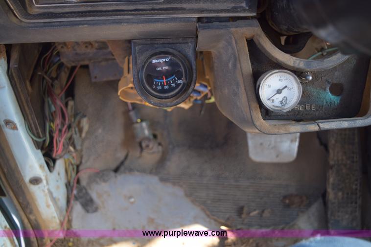 image for item E6088 1991 Ford F800 dump truck