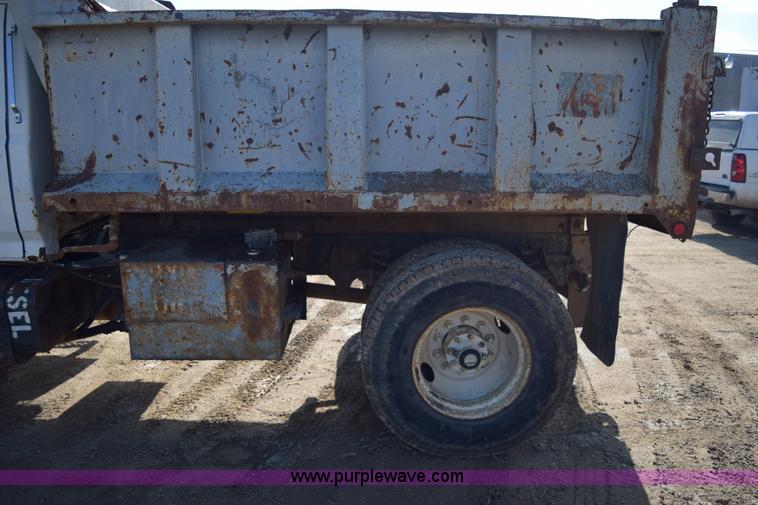 image for item E6088 1991 Ford F800 dump truck