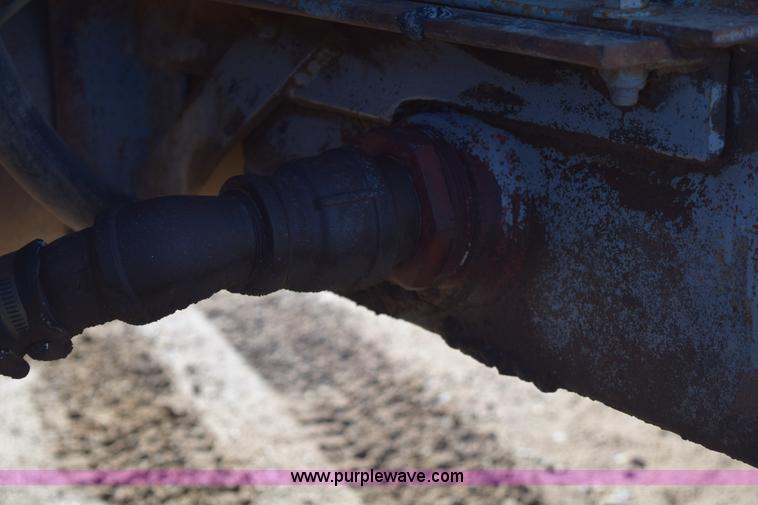 image for item E6088 1991 Ford F800 dump truck