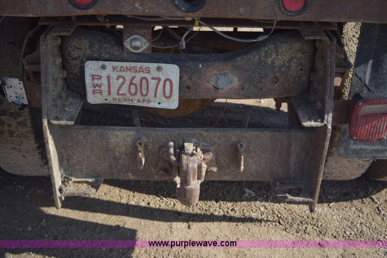 image for item E6088 1991 Ford F800 dump truck