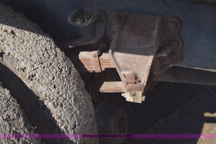 image for item E6088 1991 Ford F800 dump truck