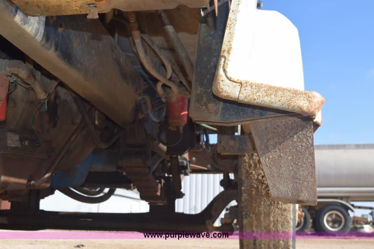image for item E6088 1991 Ford F800 dump truck