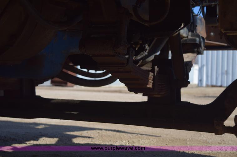 image for item E6088 1991 Ford F800 dump truck