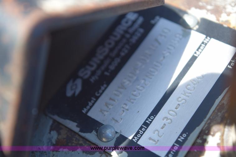 image for item E6088 1991 Ford F800 dump truck