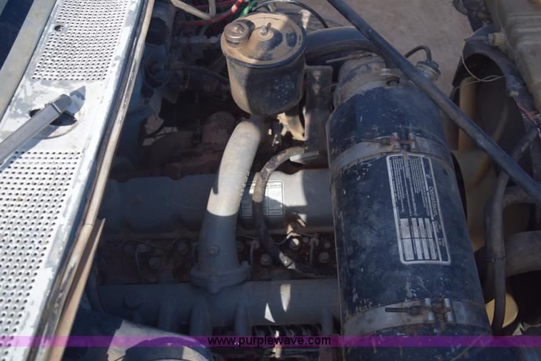 image for item E6088 1991 Ford F800 dump truck