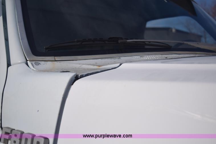 image for item E6088 1991 Ford F800 dump truck