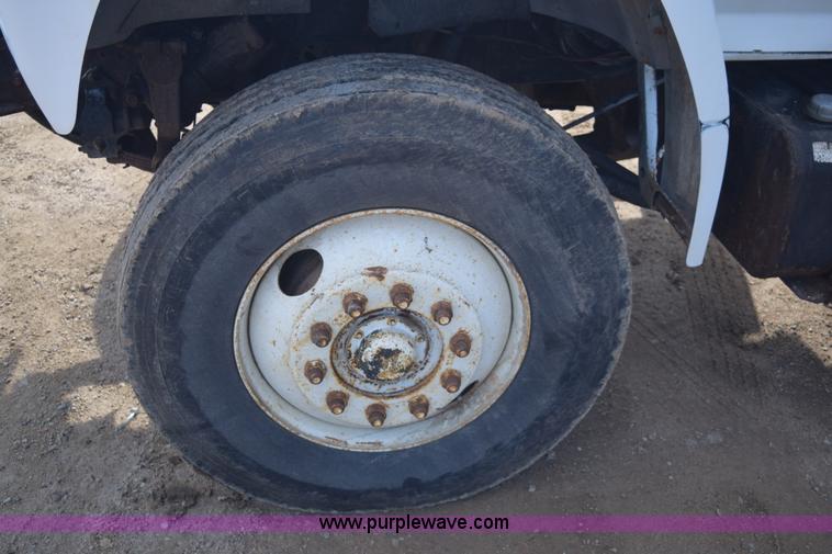 image for item E6088 1991 Ford F800 dump truck