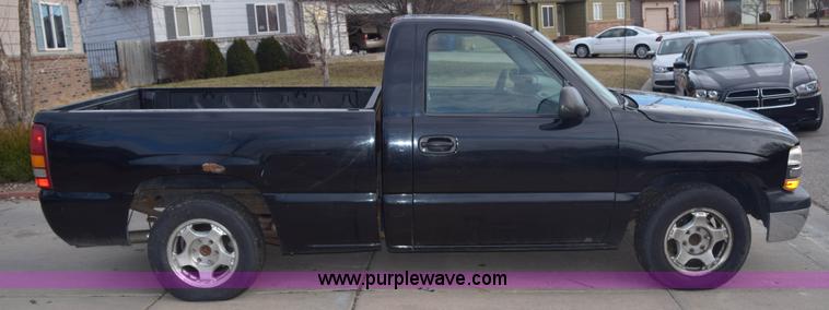 image for item E6089 1999 Chevrolet Silverado 1500 pickup truck