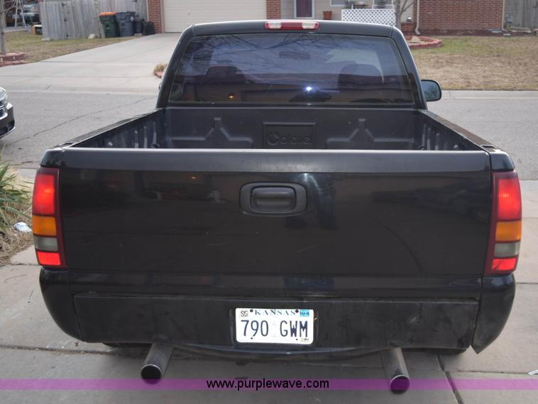 image for item E6089 1999 Chevrolet Silverado 1500 pickup truck