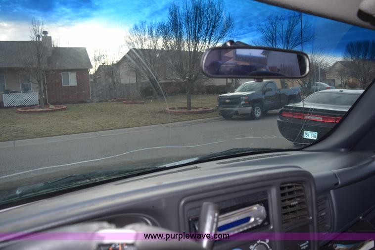 image for item E6089 1999 Chevrolet Silverado 1500 pickup truck