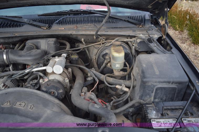 image for item E6089 1999 Chevrolet Silverado 1500 pickup truck