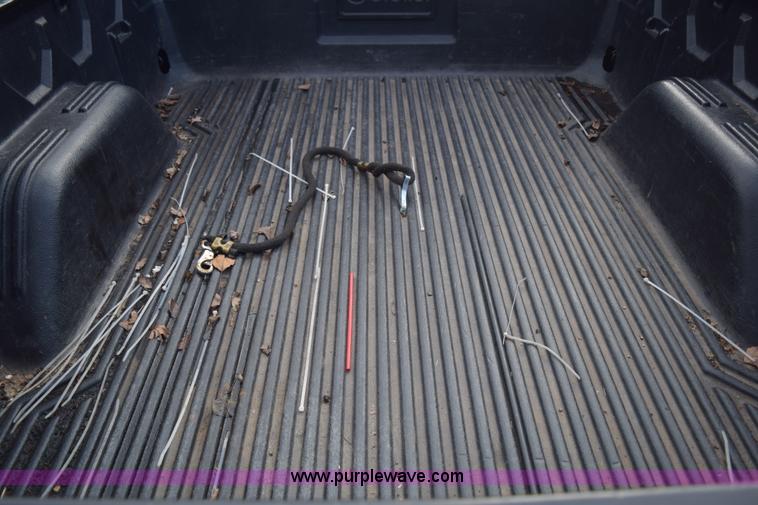 image for item E6089 1999 Chevrolet Silverado 1500 pickup truck