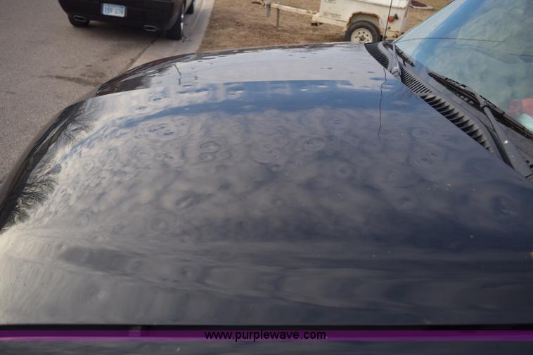 image for item E6089 1999 Chevrolet Silverado 1500 pickup truck