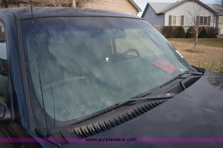 image for item E6089 1999 Chevrolet Silverado 1500 pickup truck