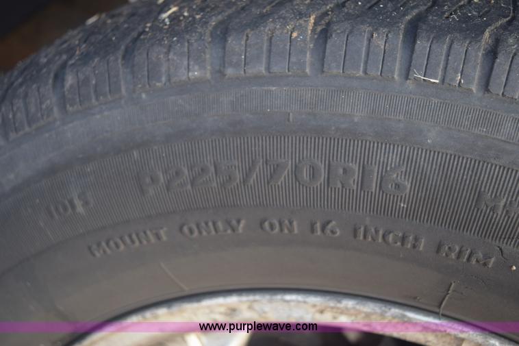 image for item E6089 1999 Chevrolet Silverado 1500 pickup truck