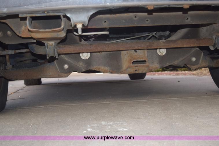 image for item E6089 1999 Chevrolet Silverado 1500 pickup truck