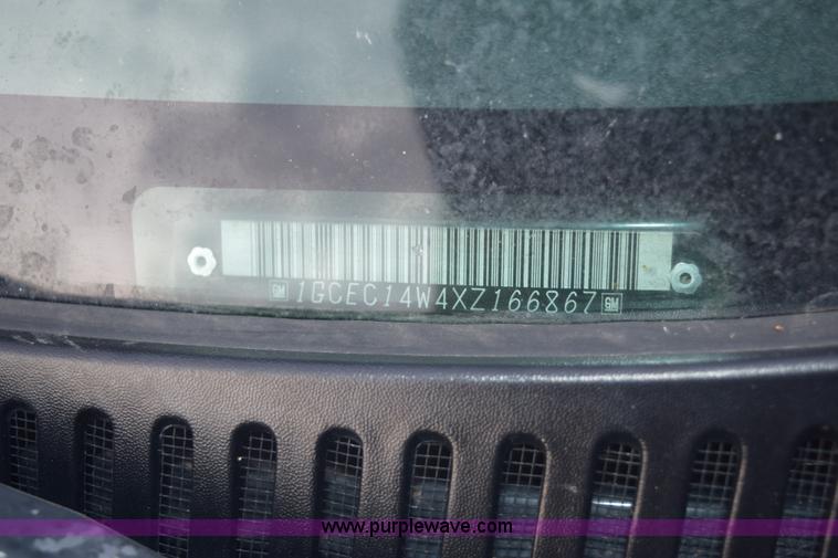 image for item E6089 1999 Chevrolet Silverado 1500 pickup truck