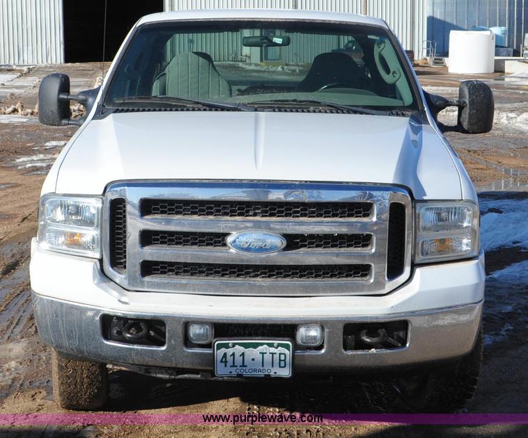 image for item F2175 2006 Ford F250 Super Duty XLT SuperCab pickup truck