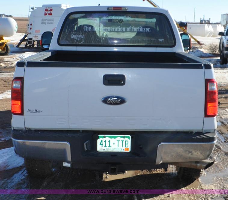 image for item F2175 2006 Ford F250 Super Duty XLT SuperCab pickup truck