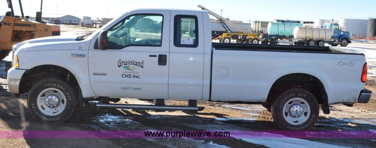 image for item F2175 2006 Ford F250 Super Duty XLT SuperCab pickup truck