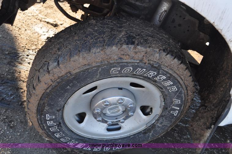 image for item F2175 2006 Ford F250 Super Duty XLT SuperCab pickup truck