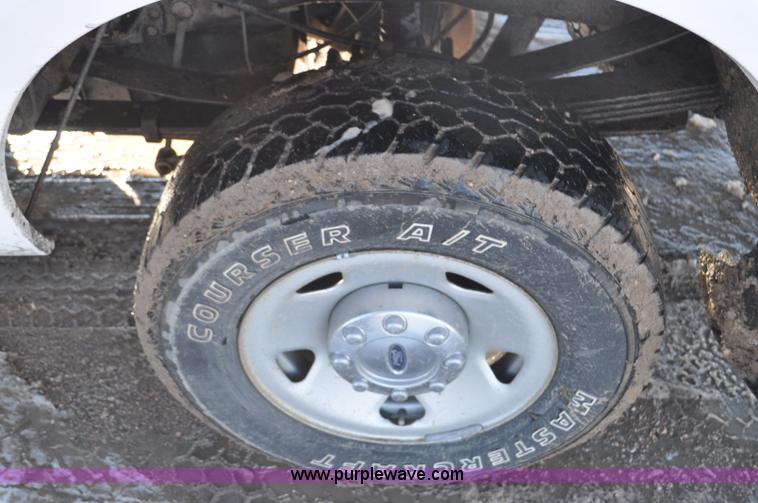 image for item F2175 2006 Ford F250 Super Duty XLT SuperCab pickup truck
