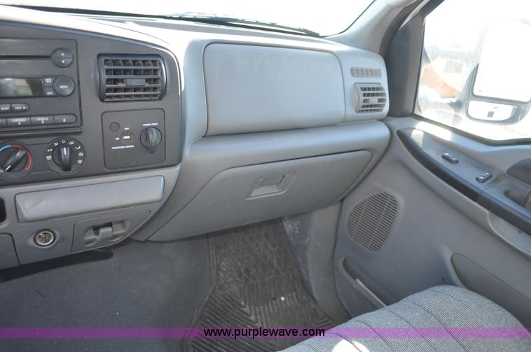 image for item F2175 2006 Ford F250 Super Duty XLT SuperCab pickup truck