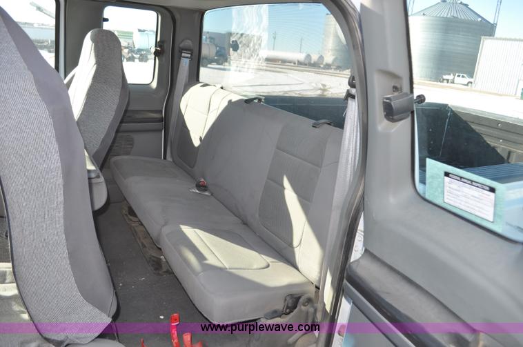 image for item F2175 2006 Ford F250 Super Duty XLT SuperCab pickup truck