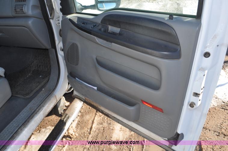 image for item F2175 2006 Ford F250 Super Duty XLT SuperCab pickup truck