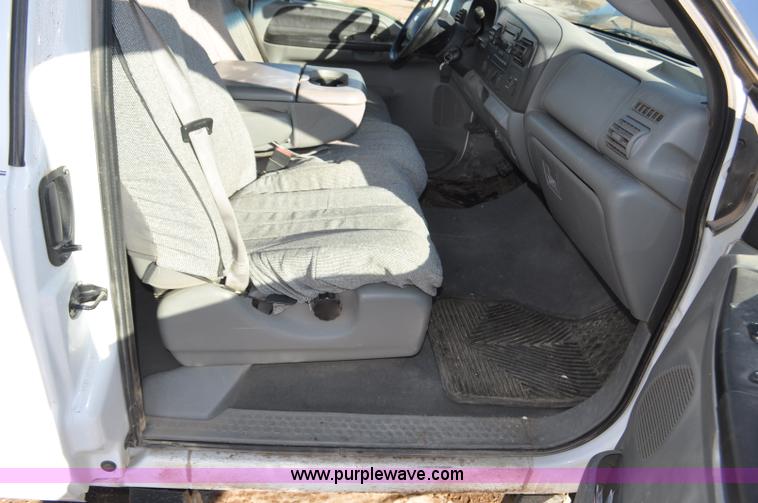 image for item F2175 2006 Ford F250 Super Duty XLT SuperCab pickup truck