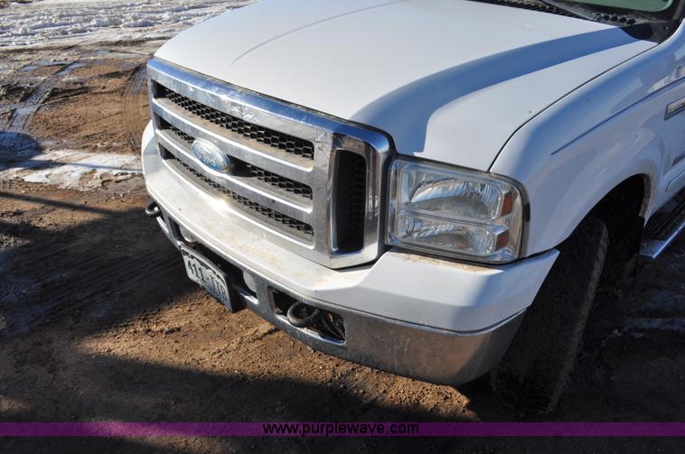 image for item F2175 2006 Ford F250 Super Duty XLT SuperCab pickup truck