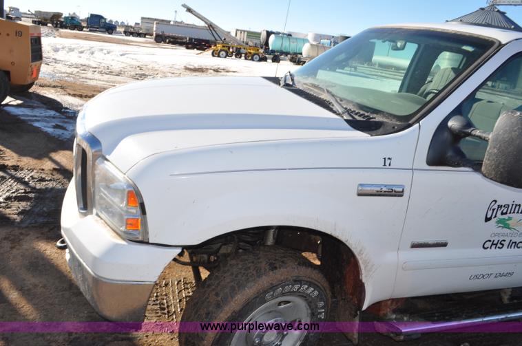 image for item F2175 2006 Ford F250 Super Duty XLT SuperCab pickup truck