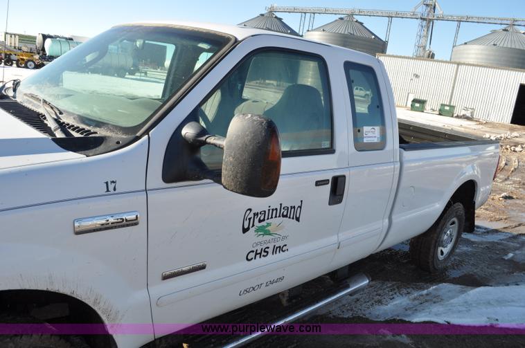 image for item F2175 2006 Ford F250 Super Duty XLT SuperCab pickup truck