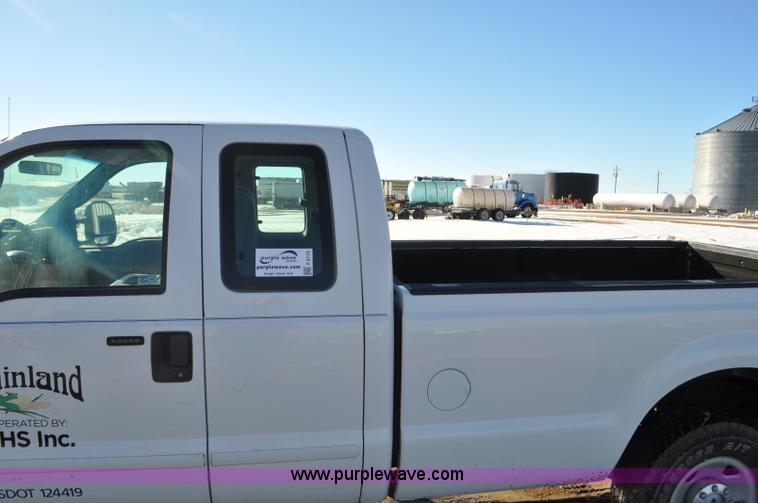 image for item F2175 2006 Ford F250 Super Duty XLT SuperCab pickup truck