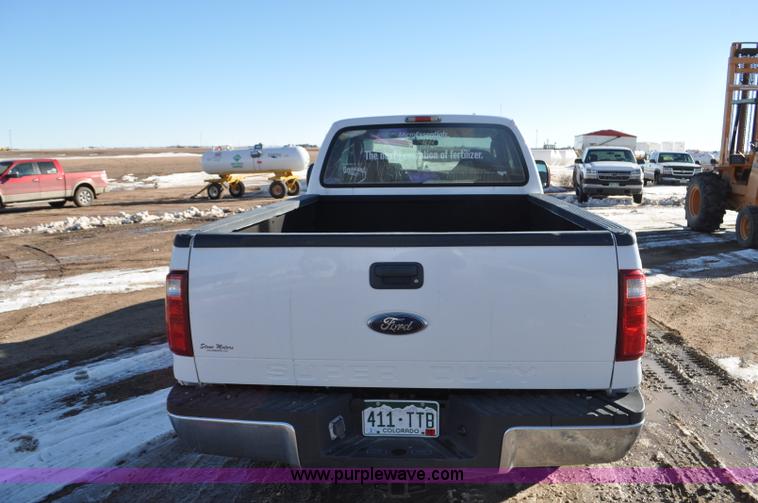 image for item F2175 2006 Ford F250 Super Duty XLT SuperCab pickup truck