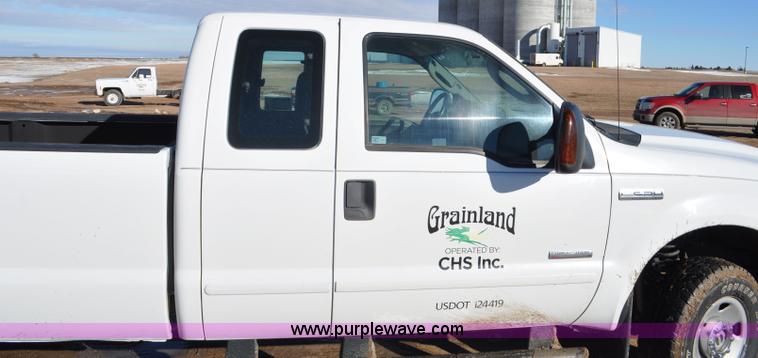 image for item F2175 2006 Ford F250 Super Duty XLT SuperCab pickup truck