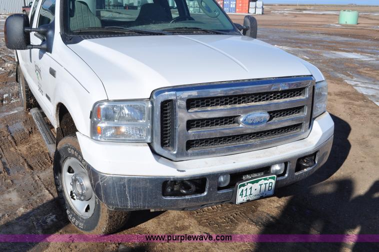 image for item F2175 2006 Ford F250 Super Duty XLT SuperCab pickup truck