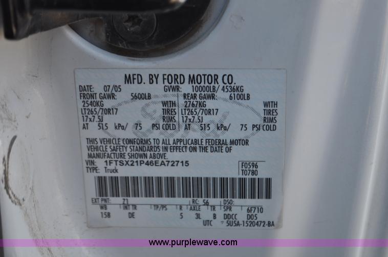 image for item F2175 2006 Ford F250 Super Duty XLT SuperCab pickup truck