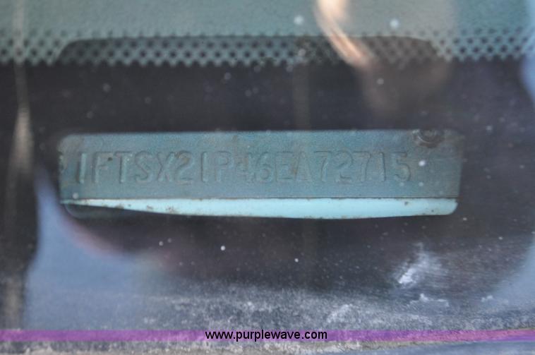 image for item F2175 2006 Ford F250 Super Duty XLT SuperCab pickup truck