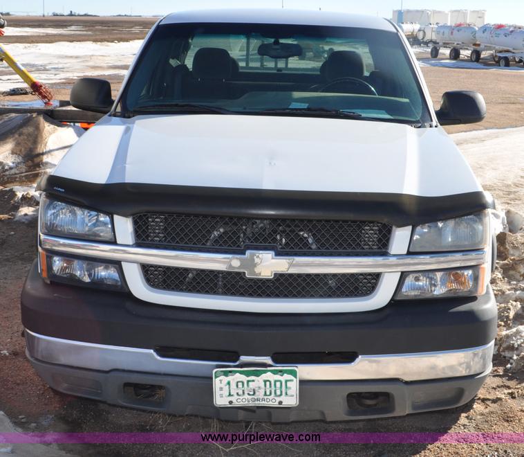 image for item F2176 2003 Chevrolet Silverado 2500HD Ext. Cab pickup truck