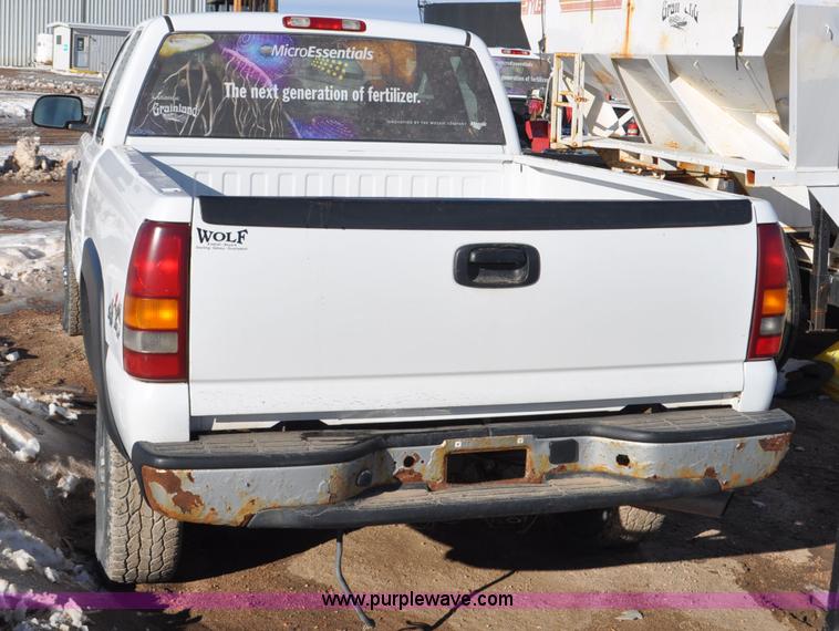image for item F2176 2003 Chevrolet Silverado 2500HD Ext. Cab pickup truck