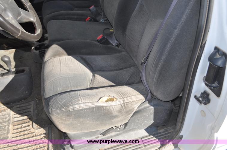 image for item F2176 2003 Chevrolet Silverado 2500HD Ext. Cab pickup truck