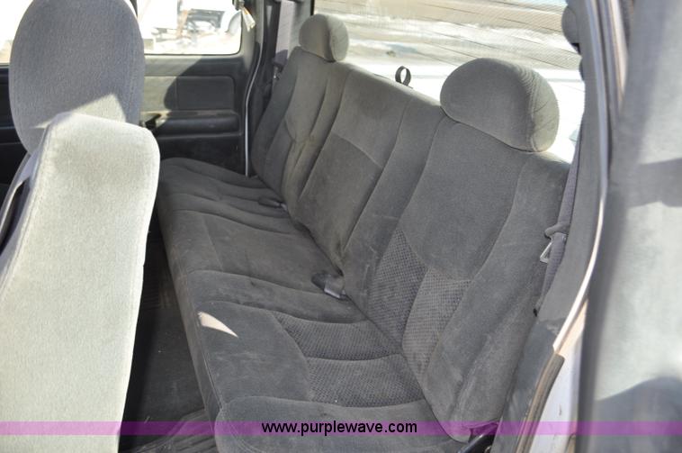 image for item F2176 2003 Chevrolet Silverado 2500HD Ext. Cab pickup truck