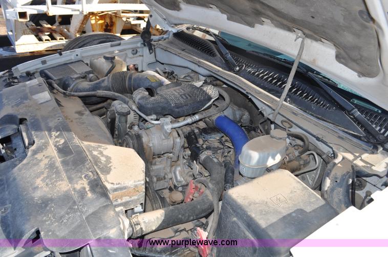 image for item F2176 2003 Chevrolet Silverado 2500HD Ext. Cab pickup truck